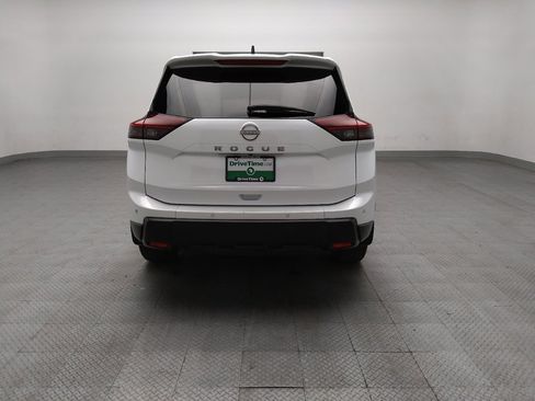 Used 2024 Nissan Rogue S FWD image 7