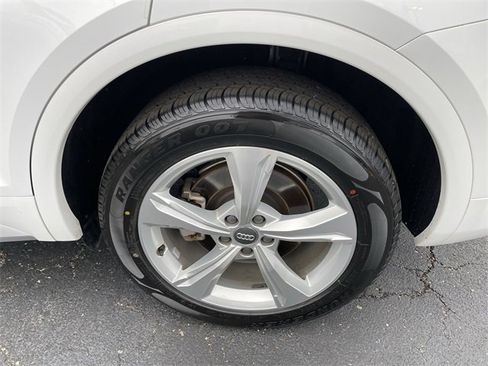 Used 2020 Audi Q5 2.0T Premium w/ Convenience Package image 9