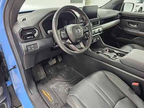 Certified 2025 Honda Pilot TrailSport image 36