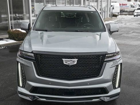 Used 2023 Cadillac Escalade V w/ LPO, ONYX Package image 12