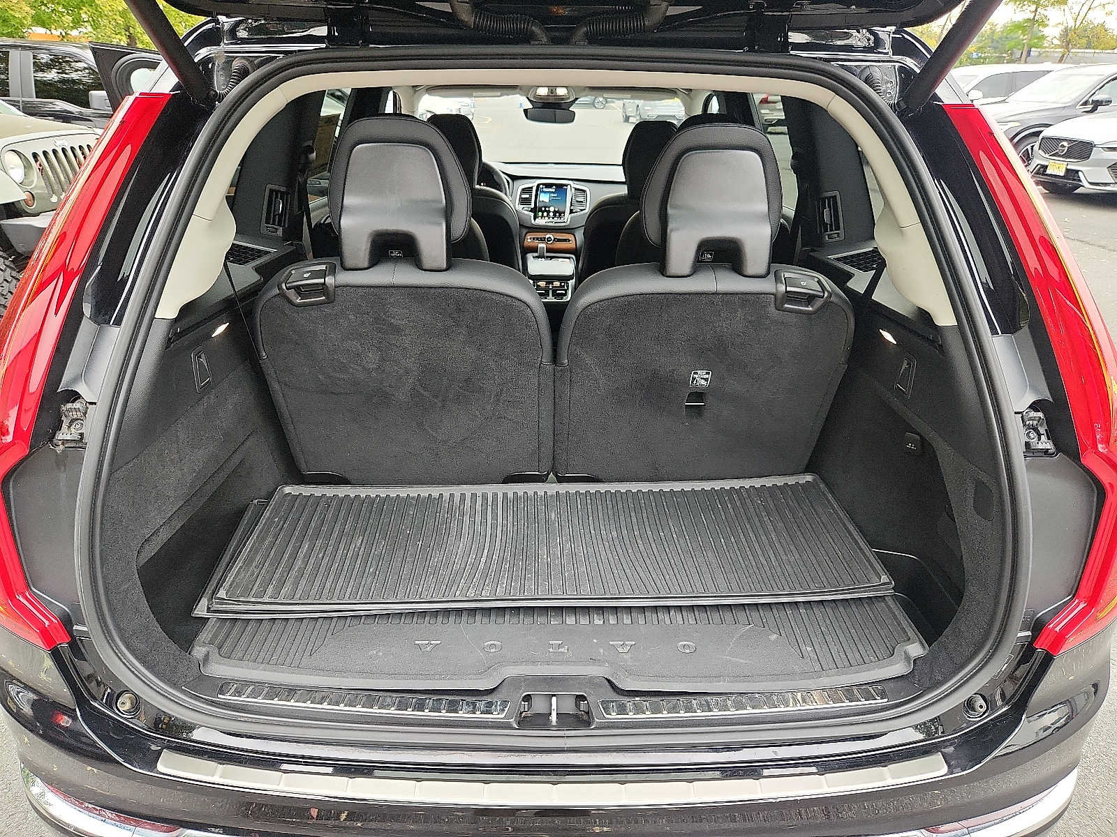 Used 2024 Volvo XC90 B6 Plus w/ Protection Package Premier AWD/4WD image 26