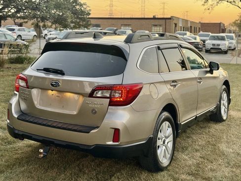 Used 2016 Subaru Outback 2.5i Premium image 7