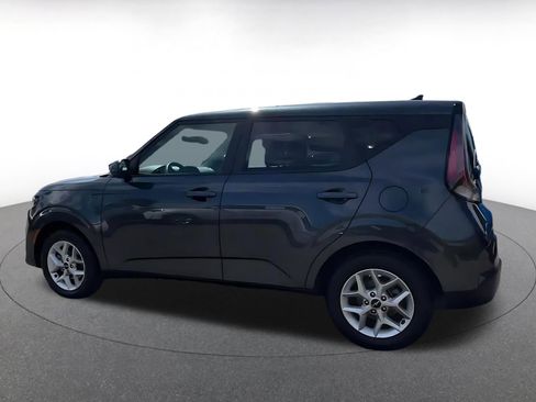 Used 2025 Kia Soul LX w/ LX Technology Package FWD image 10