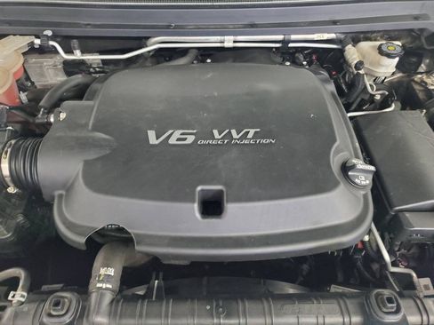 Used 2020 Chevrolet Colorado LT w/ Safety Package RWD image 4