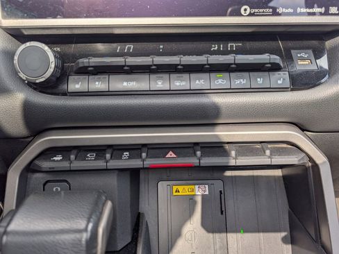 Used 2023 Toyota Tundra Limited image 20