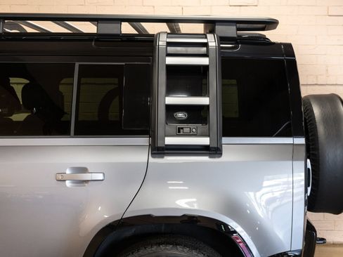 Used 2024 Land Rover Defender 110 X AWD/4WD image 29