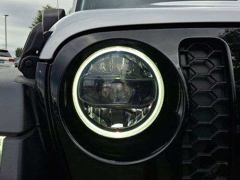 Used 2023 Jeep Wrangler Unlimited w/ Cold Weather Group AWD/4WD image 9