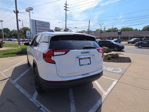 Used 2022 GMC Terrain SLE w/ Driver Convenience Package AWD/4WD image 11