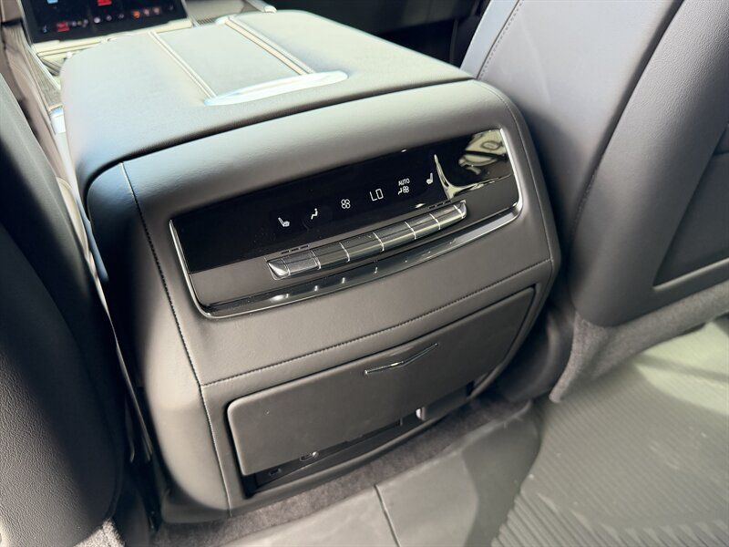 Used 2026 Cadillac Escalade V w/ LPO, ONYX Package AWD/4WD image 16