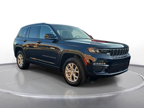 Certified 2023 Jeep Grand Cherokee Limited AWD/4WD image 3