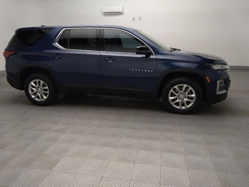 Used 2022 Chevrolet Traverse LS FWD image 11