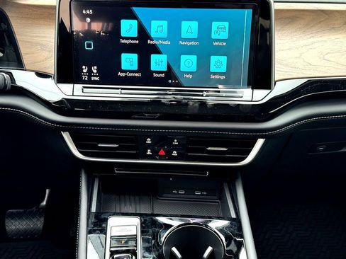 New 2026 Volkswagen Atlas SE FWD image 22
