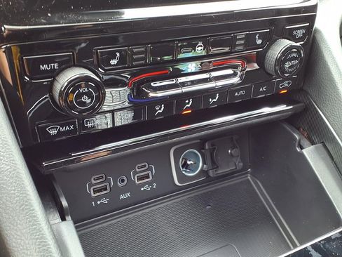 New 2026 Jeep Grand Cherokee L 4WD image 13