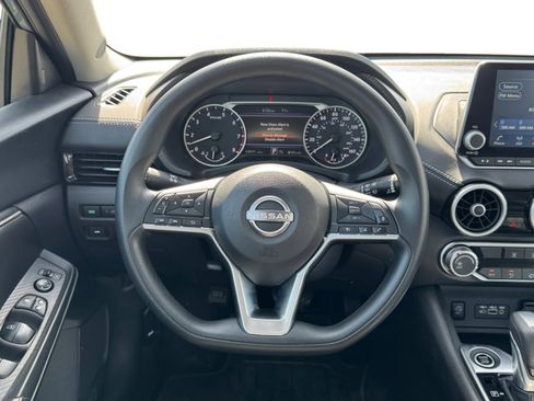 Used 2025 Nissan Sentra SV FWD image 13