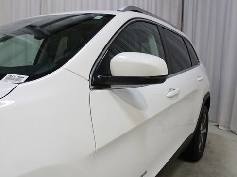 Used 2021 Jeep Cherokee Limited AWD/4WD image 35