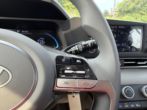 New 2026 Hyundai Elantra SE FWD image 31