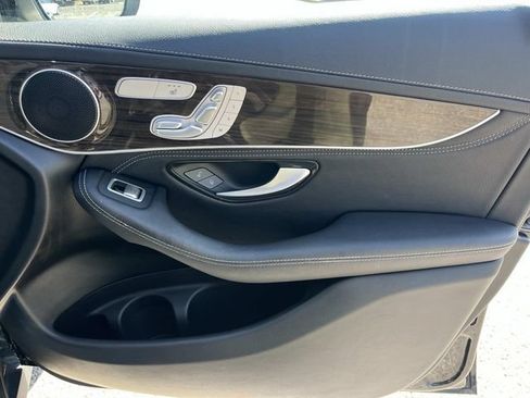 Used 2019 Mercedes-Benz GLC 350e 4MATIC image 26