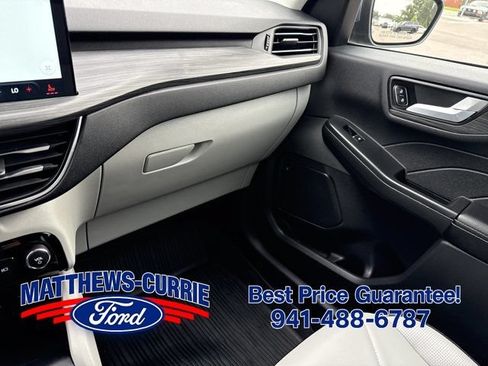 Certified 2025 Ford Escape Platinum w/ Premium Technology Package AWD/4WD image 23