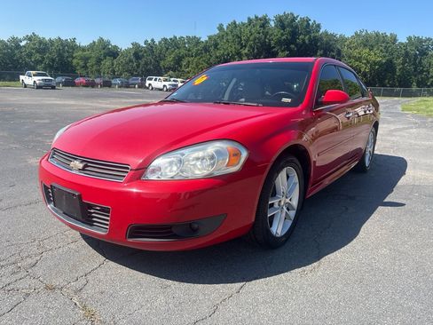 Used 2010 Chevrolet Impala LTZ FWD image 2
