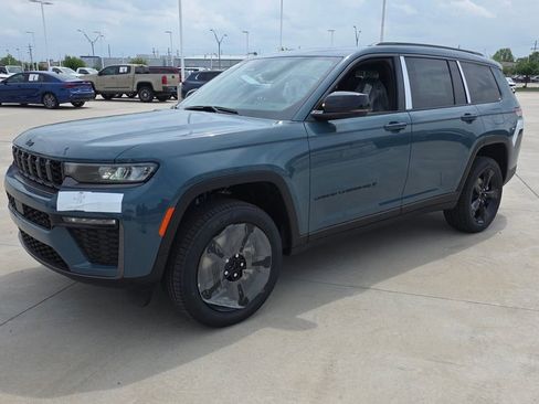 New 2026 Jeep Grand Cherokee L Limited AWD/4WD image 1