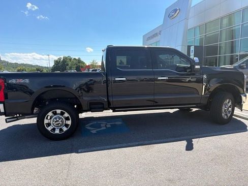 Used 2025 Ford F350 Lariat w/ Lariat Ultimate Package AWD/4WD image 12