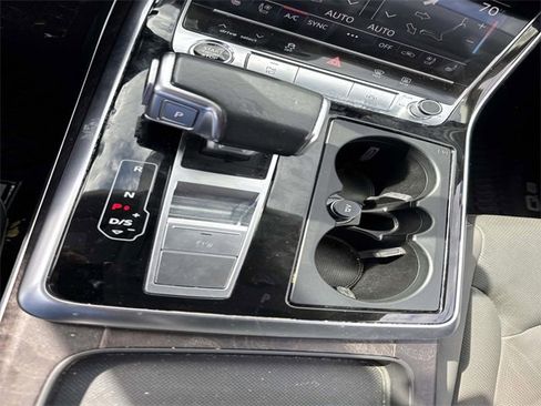 Used 2021 Audi Q8 Prestige w/ Prestige Package image 21