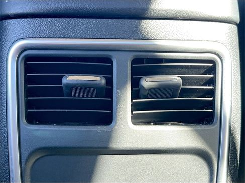 Used 2022 Chrysler 300 Touring L image 24