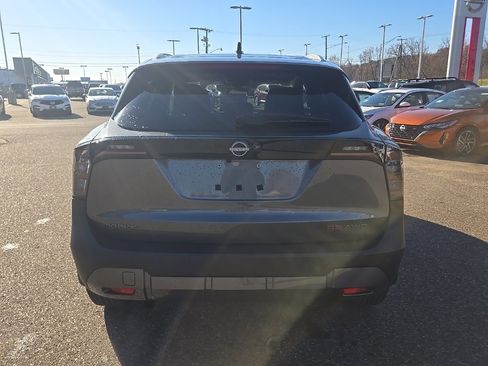 New 2026 Nissan Kicks SR image 6