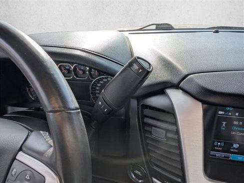 Used 2017 GMC Yukon SLT image 12