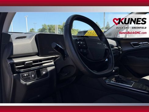Used 2026 Kia Sportage LX FWD image 18