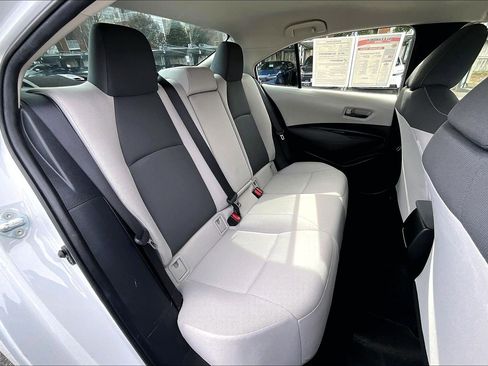 Used 2022 Toyota Corolla LE image 25