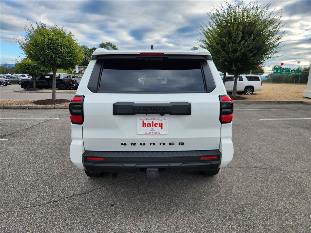 Certified 2025 Toyota 4Runner SR5 AWD/4WD image 6