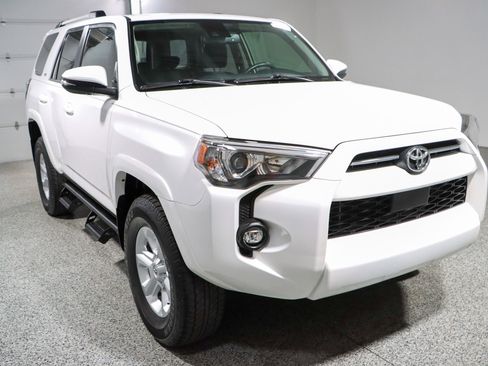 Used 2023 Toyota 4Runner SR5 Premium w/ Moonroof Package AWD/4WD image 5