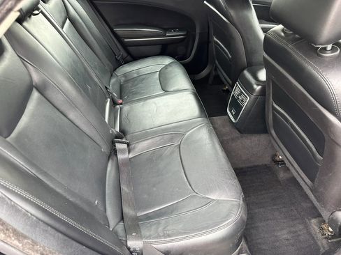 Used 2015 Chrysler 300 Limited image 15