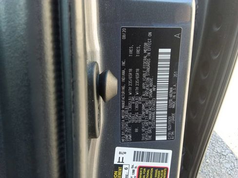 Used 2020 Toyota Highlander LE FWD image 18