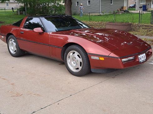 Used 1988 Chevrolet Corvette Coupe image 10