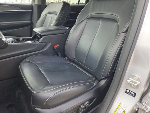 Used 2021 Jeep Grand Cherokee L Limited AWD/4WD image 25