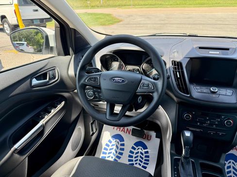 Used 2017 Ford Escape SE w/ Equipment Group 201A AWD/4WD image 12
