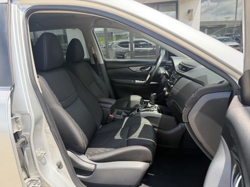 Used 2019 Nissan Rogue SV AWD/4WD image 23