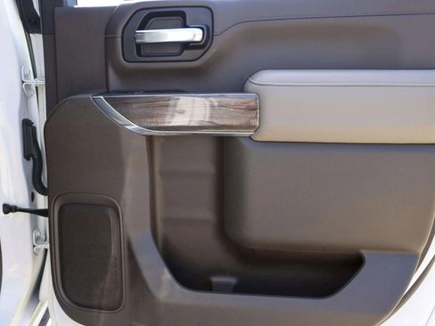 Used 2020 Chevrolet Silverado 2500 LTZ w/ LTZ Plus Package image 28