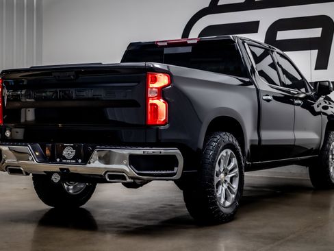 Used 2025 Chevrolet Silverado 1500 LTZ image 32