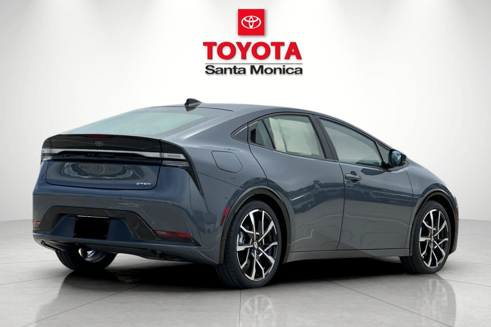 New 2027 Toyota Prius Plug-In Hybrid FWD image 3