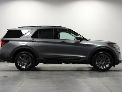 New 2026 Ford Explorer Active image 3
