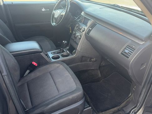 Used 2016 Ford Flex SE image 16
