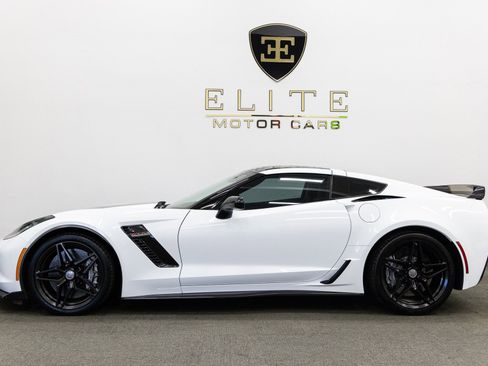 Used 2017 Chevrolet Corvette Z06 image 2
