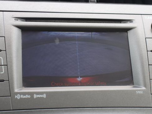 Used 2014 Toyota Prius Three FWD image 27
