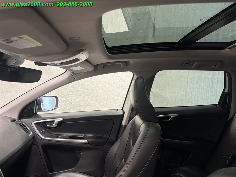 Used 2016 Volvo XC60 T5 Premier AWD/4WD image 12