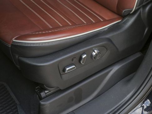 Used 2023 GMC Yukon Denali Ultimate image 14