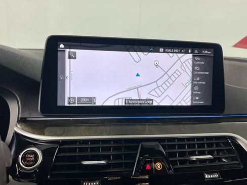 Used 2023 BMW 530e 530e iPerformance w/ M Sport Package image 19