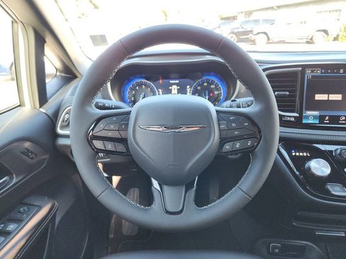 New 2026 Chrysler Pacifica Select w/ S Appearance Package image 14